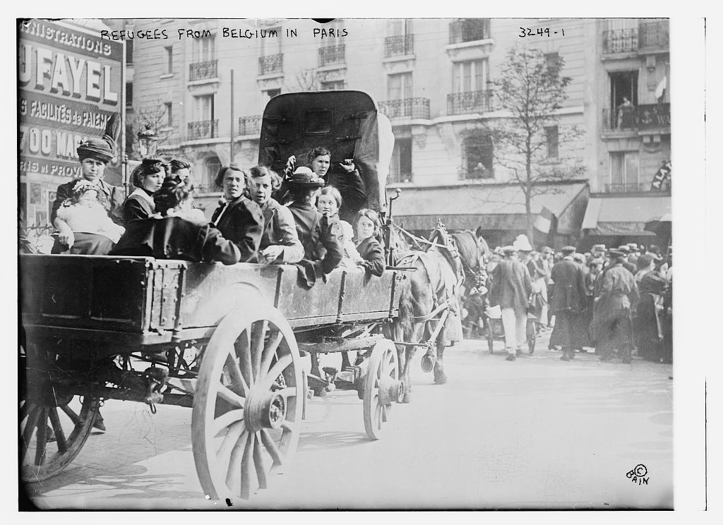 Refugees from Belgium in Paris 1914 LOC