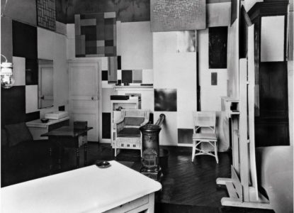 Mondrian s paris studio in 1926